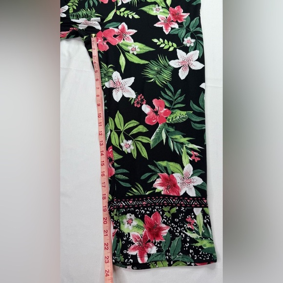 Cuddl Duds Tropical Pajama Set T Shirt Capri Pants Size Medium - Picture 10 of 10